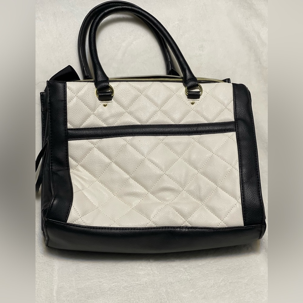 Purse - Picture 2 of 3